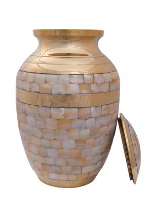 Adult urns for ashes