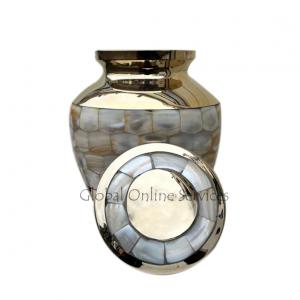 Adult urns for ashes