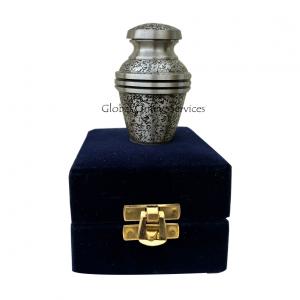 Keepsake urns for ashes