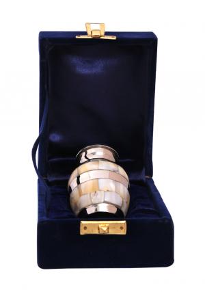 Keepsake urns for ashes