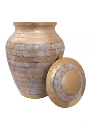 Adult urns for ashes