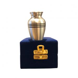 Keepsake urns for ashes