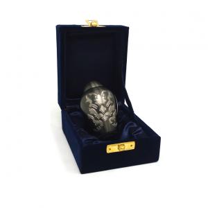 Keepsake urns for ashes