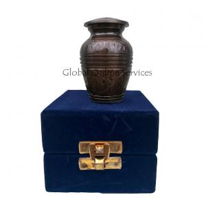 Keepsake urns for ashes