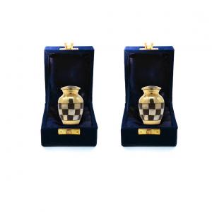 Keepsake urns for ashes