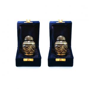 Keepsake urns for ashes