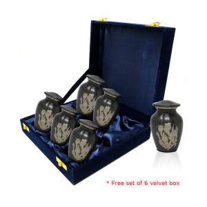 Keepsake urns for ashes