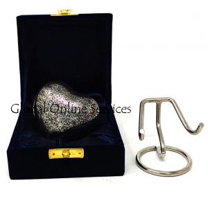 Keepsake urns for ashes