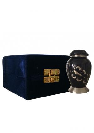 Keepsake urns for ashes