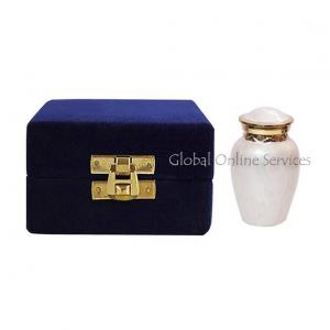 Keepsake urns for ashes