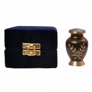 Keepsake urns for ashes
